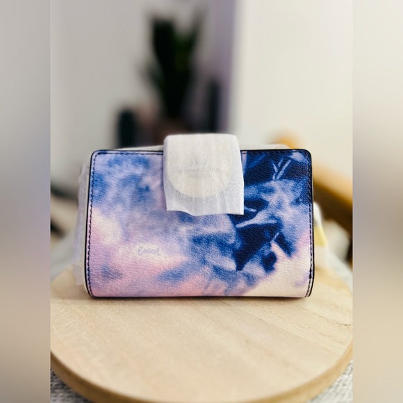 Coach Wallet - Picture 7 of 16